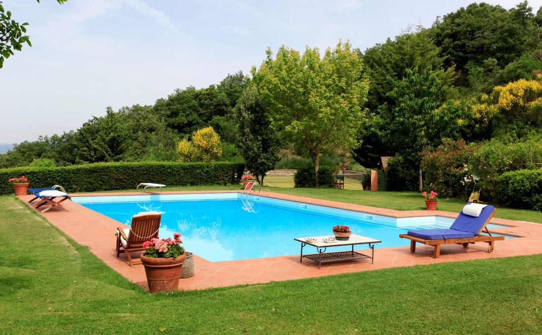Arezzo villa con piscina e campo da tennis in vendita